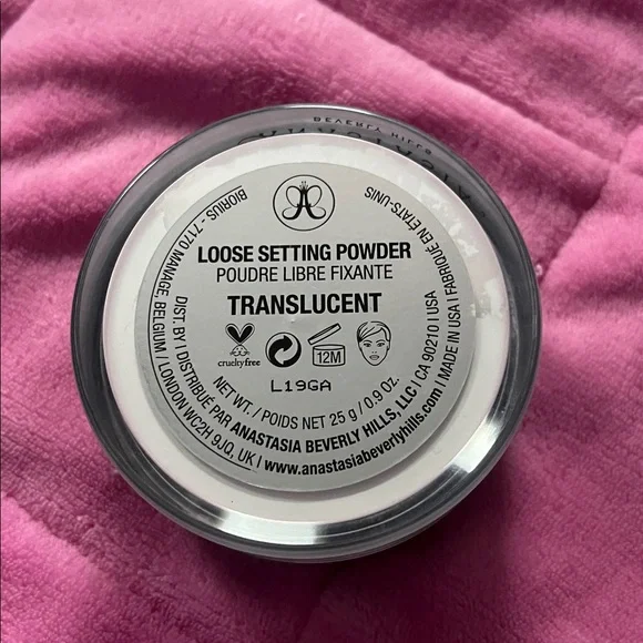 Anastasia Loose Setting Powder - Translucent - Picture 2 of 3